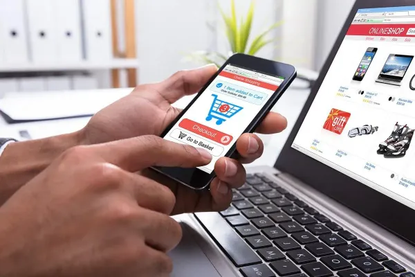 Data-Driven Product Assortment Optimization for Online Retailers
